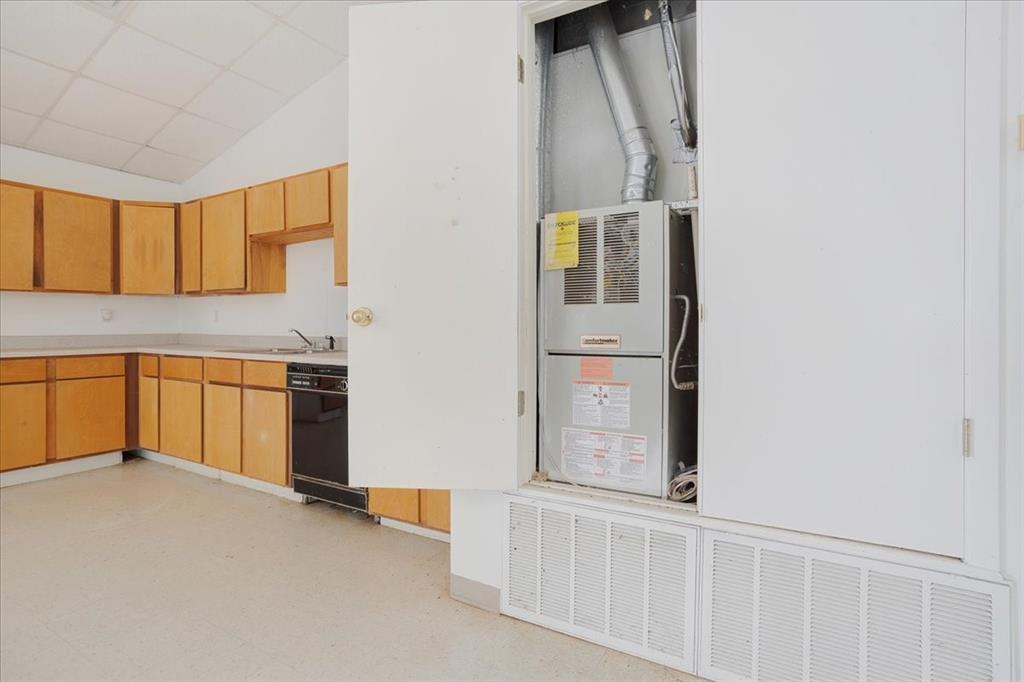 na - Commercial Sale