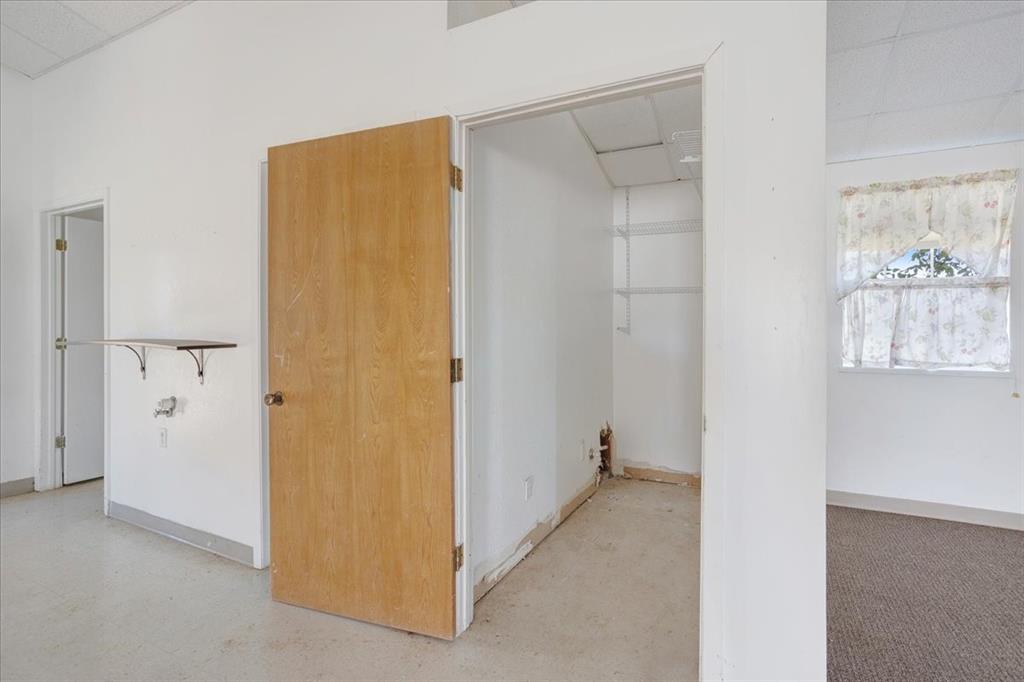 na - Commercial Sale