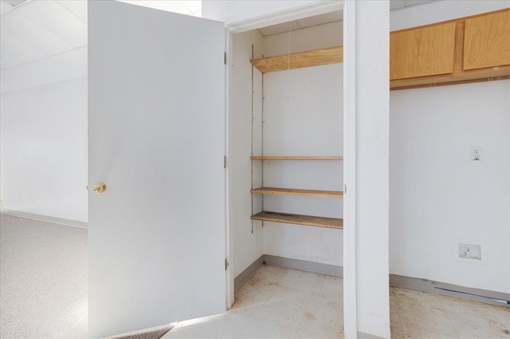 na - Commercial Sale