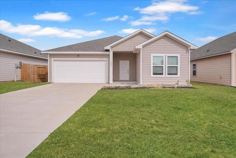 Photo of 4802 Delano Street, Greenville, TX 75401 (MLS # 21179236)
