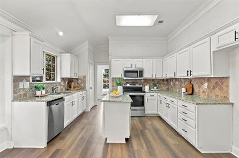 Tiny photo for 2801 Buena Vista Court, Carrollton, TX 75007 (MLS # 21395217)