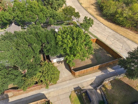 Tiny photo for 2801 Buena Vista Court, Carrollton, TX 75007 (MLS # 21395217)