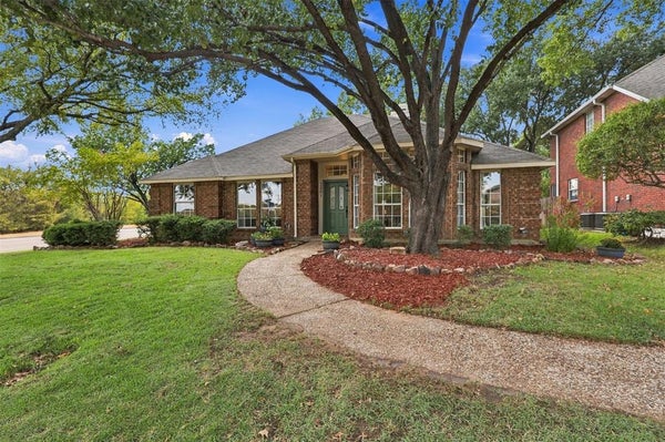 2801 BUENA VISTA CT, CARROLLTON, TX 75007 - Image f4411d3eb0cd83a8b3143cbc878d9b05/2463285571