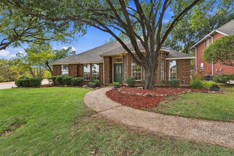 Photo of 2801 Buena Vista Court, Carrollton, TX 75007 (MLS # 21395217)