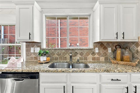 Tiny photo for 2801 Buena Vista Court, Carrollton, TX 75007 (MLS # 21395217)