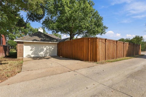 Tiny photo for 2801 Buena Vista Court, Carrollton, TX 75007 (MLS # 21395217)