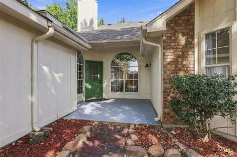 Tiny photo for 2801 Buena Vista Court, Carrollton, TX 75007 (MLS # 21395217)