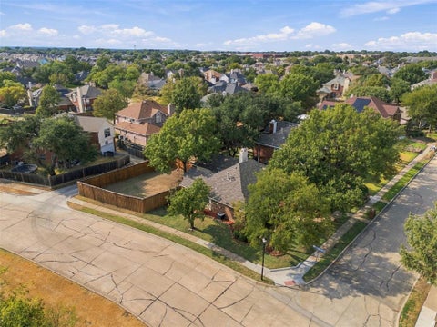 Tiny photo for 2801 Buena Vista Court, Carrollton, TX 75007 (MLS # 21395217)