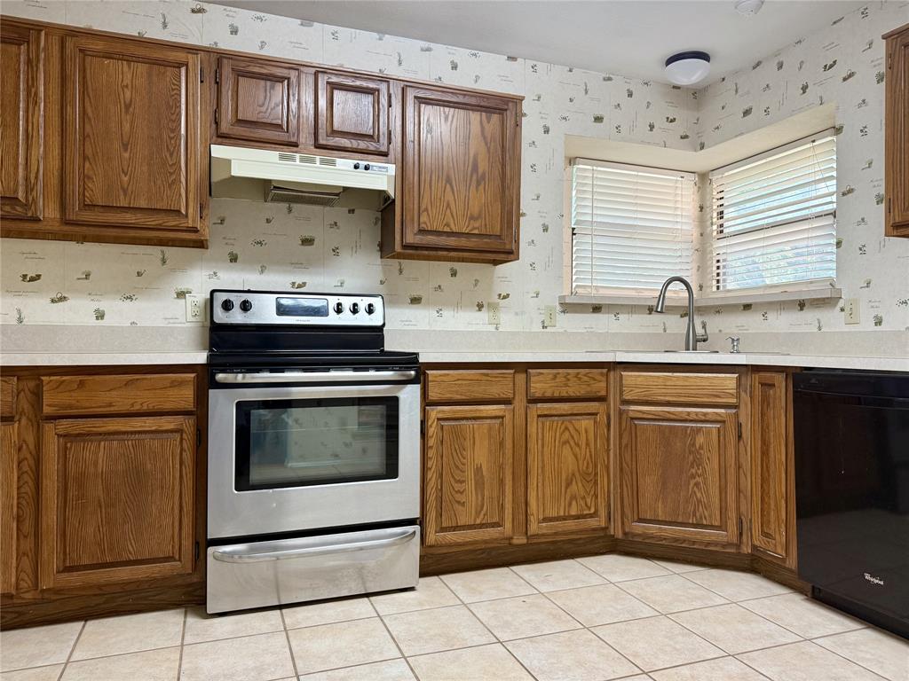 738 Red Oak Drive