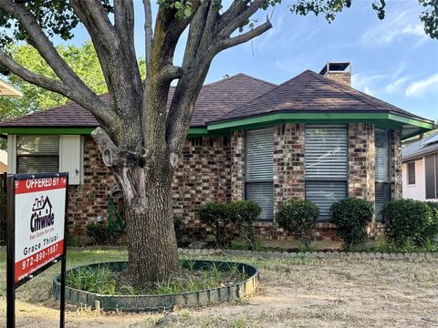 738 Red Oak Drive Lewisville TX 75067