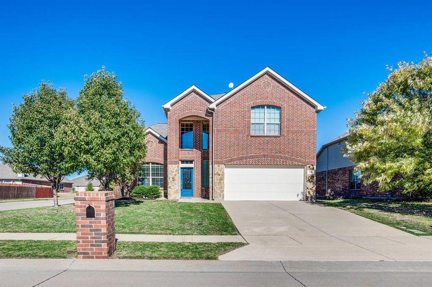 MOTIVATED SELLER. Seller offering $5K in concessions to use at closing. Send all offers- Seller will review ALL offers! Charming home in Waxahachie on a corner lot with plenty of room for a large or growing family! Entertain in this open floorplan with space for everyone. 2 living rooms make this an ideal layout for any size family. Neutral finishes throughout and a fenced in backyard for lots of fun. This community has also broken ground on a brand new elementary school within walking distance.