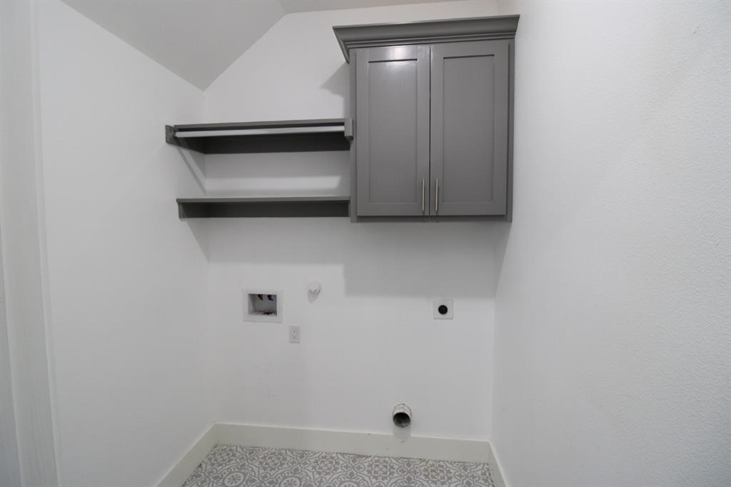 Roosevelt Manor 1st Inst - Residential Lease