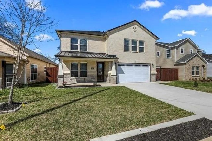 3,016 SQ FT! 4 bedroom, 3.5 bath home in Roosevelt Manor! 2021 build with modern upgrades & designer finishes throughout. Thoughtful two-story floor plan with soaring ceilings! Stunning eat-in kitchen with included appliances, & expansive center island or breakfast bar! Spacious living and dining areas make this home perfect for entertaining. Neutral interior with upgraded tile flooring in all the right places! This home offers 4 generously sized bedrooms + flexible den space. Den makes great home office or bonus room! Enjoy a spacious upstairs loft space with private balcony access. Primary suite with full bath + walk-in closet! Find modern lighting, hardware, & vanities throughout. Blinds! Enjoy an oversized backyard with lush landscaping. 2 car garage! Great West Dallas location, just minutes from downtown.