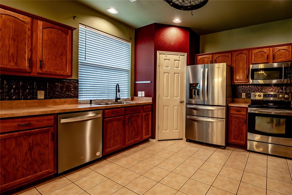 2211 Fieldcrest Drive