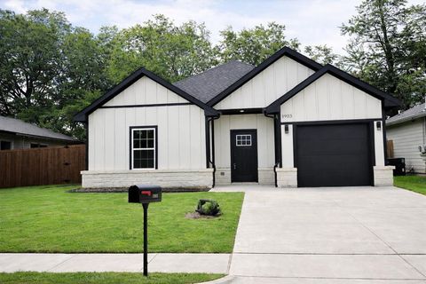 Photo of 1903 King Street, Greenville, TX 75401 (MLS # 21249729)