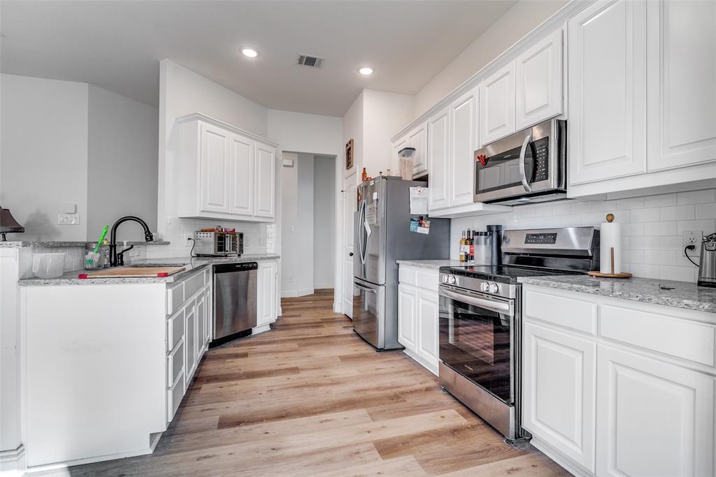 1402 Dry Creek Drive