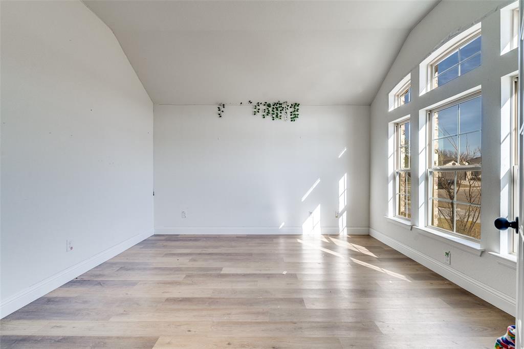 1402 Dry Creek Drive