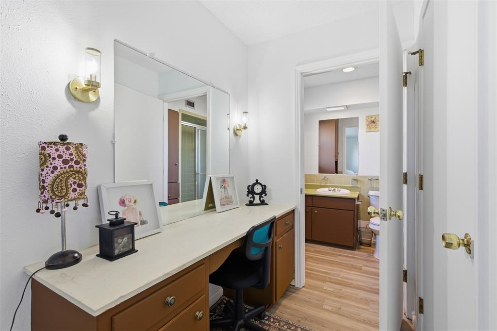 Sandhurst Plaza Condo - Residential