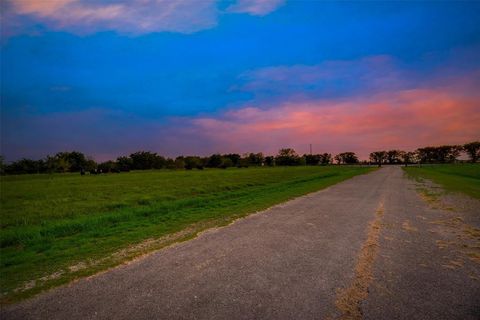 A home in Waxahachie