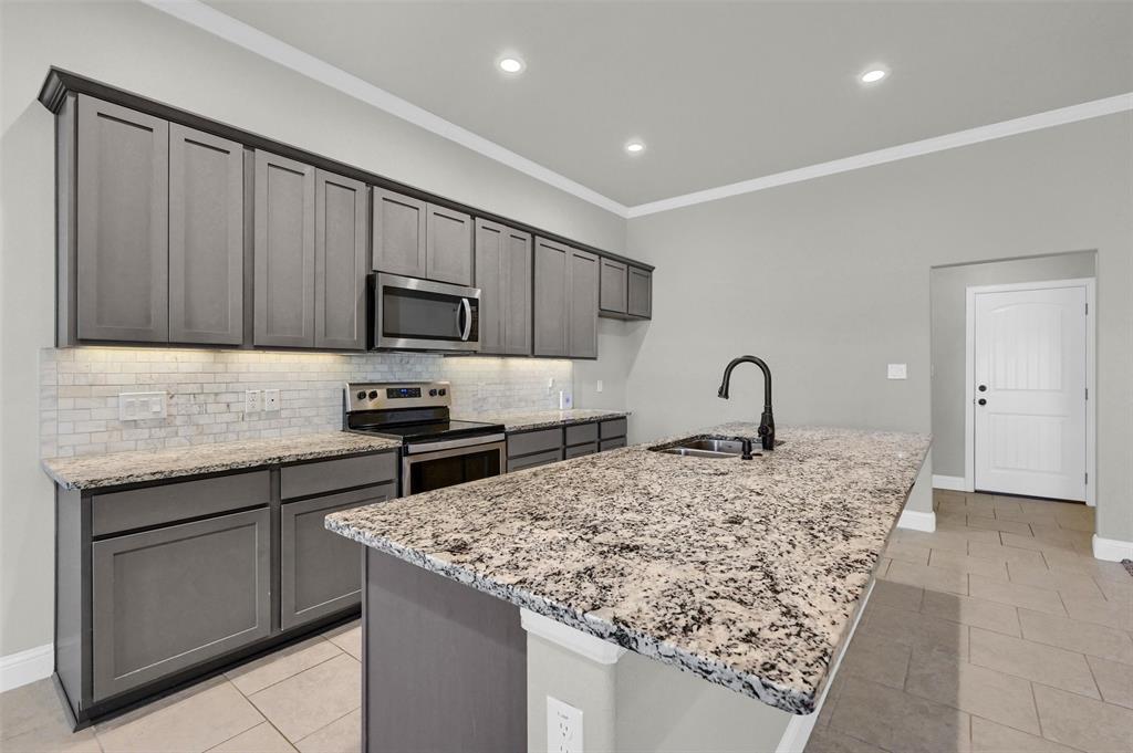 2401 Southridge Lane
