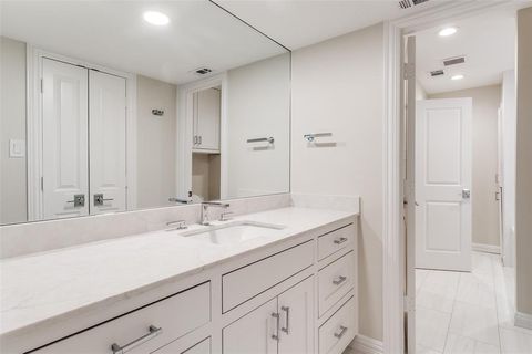 Tiny photo for 7018 Northwood Rd, Dallas, TX 75225 (MLS # 21086418)