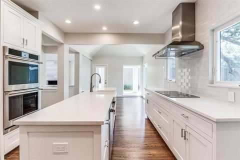 Tiny photo for 7018 Northwood Rd, Dallas, TX 75225 (MLS # 21086418)