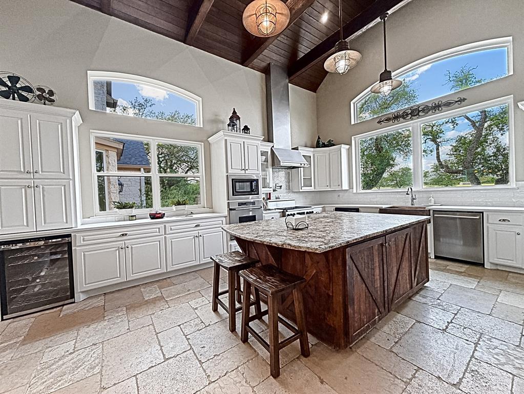 909 Higginbotham Lane