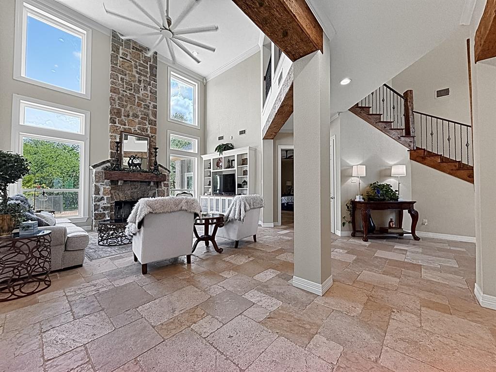 909 Higginbotham Lane