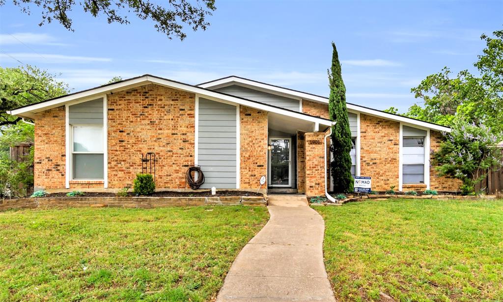 Photo of 1901 Paxton Drive, Carrollton, TX 75007 (MLS # 21320716)
