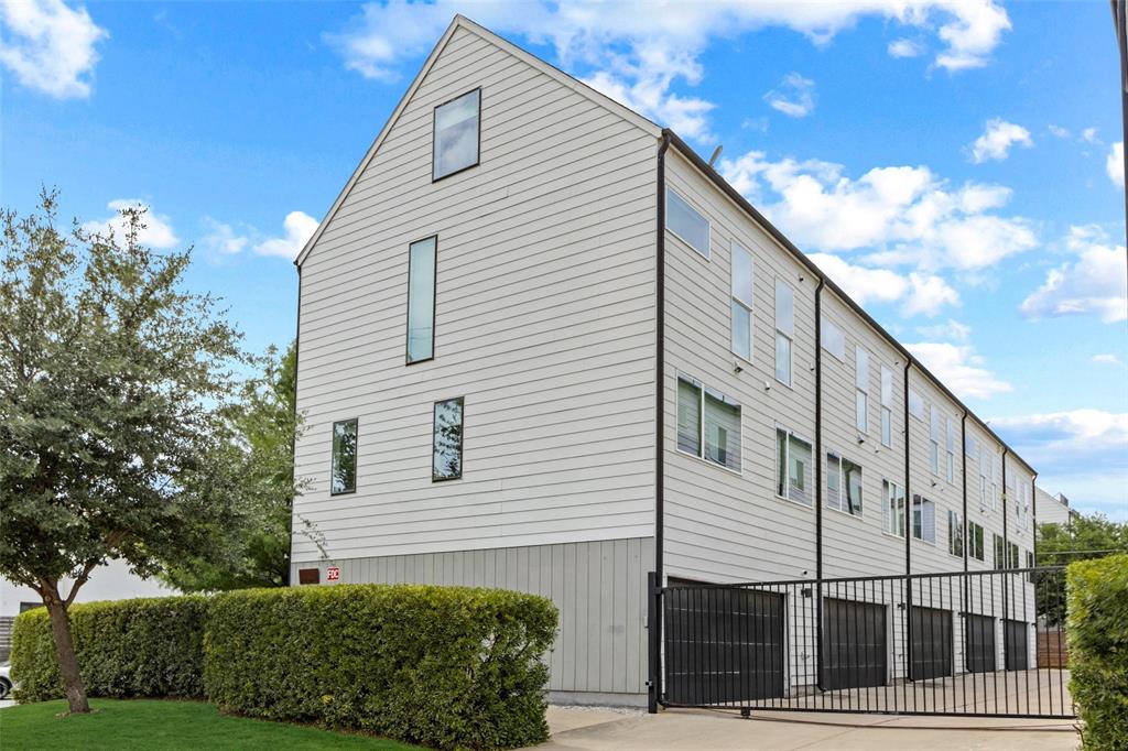 Bryan Heights Condos Ph 1 Bldg 1 - Residential