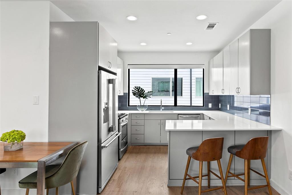 Bryan Heights Condos Ph 1 Bldg 1 - Residential