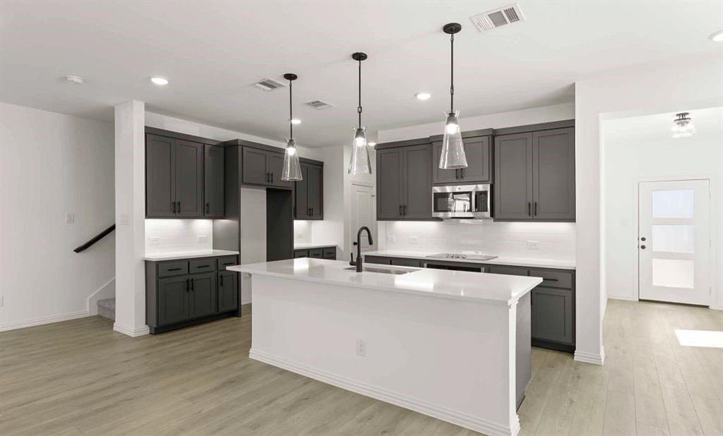 6927 Mission Tejas Drive