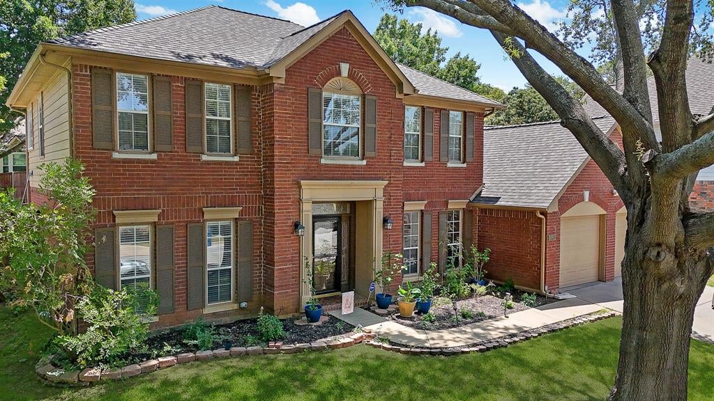 1086 Woodbriar Drive