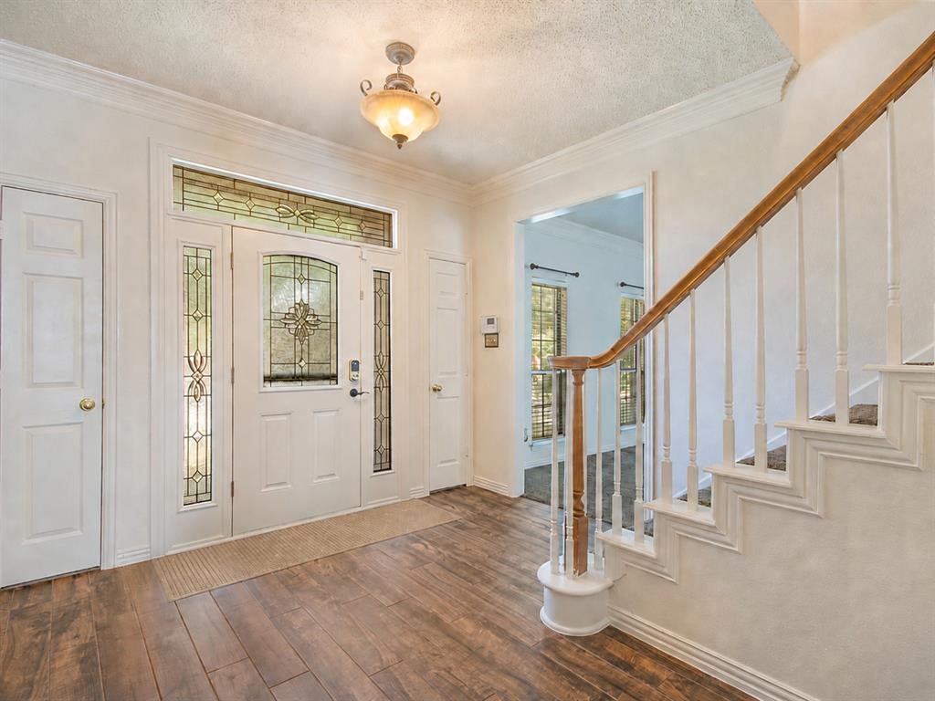1086 Woodbriar Drive