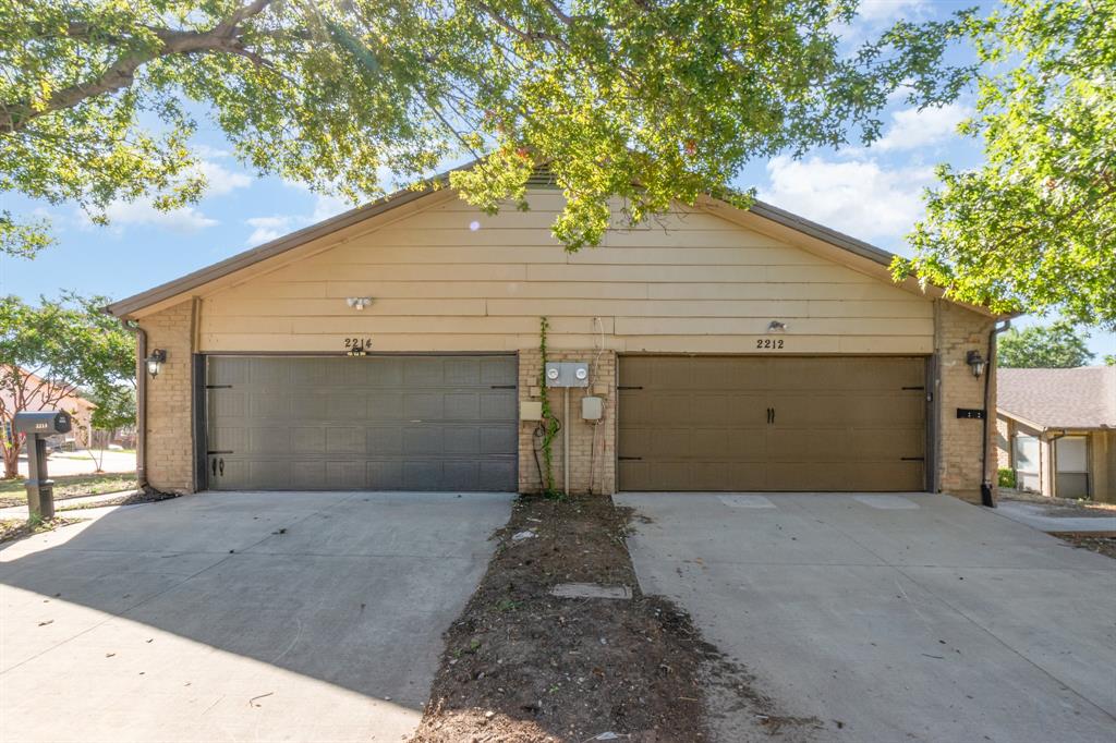 2212 Heritage Circle