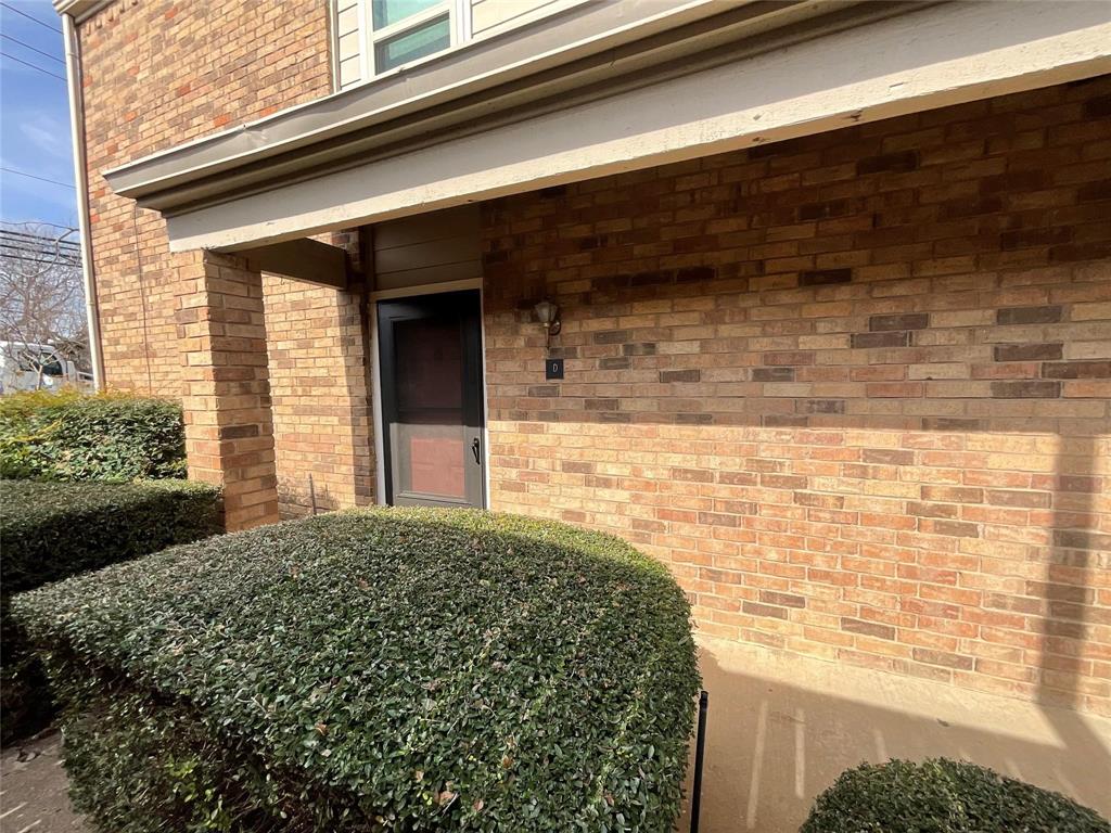 Wellington Place I Condos - Residential Lease