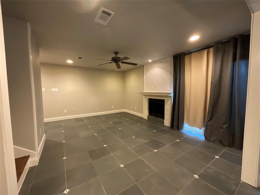 Wellington Place I Condos - Residential Lease