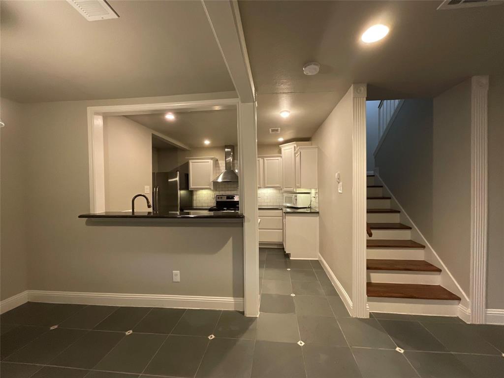 Wellington Place I Condos - Residential Lease