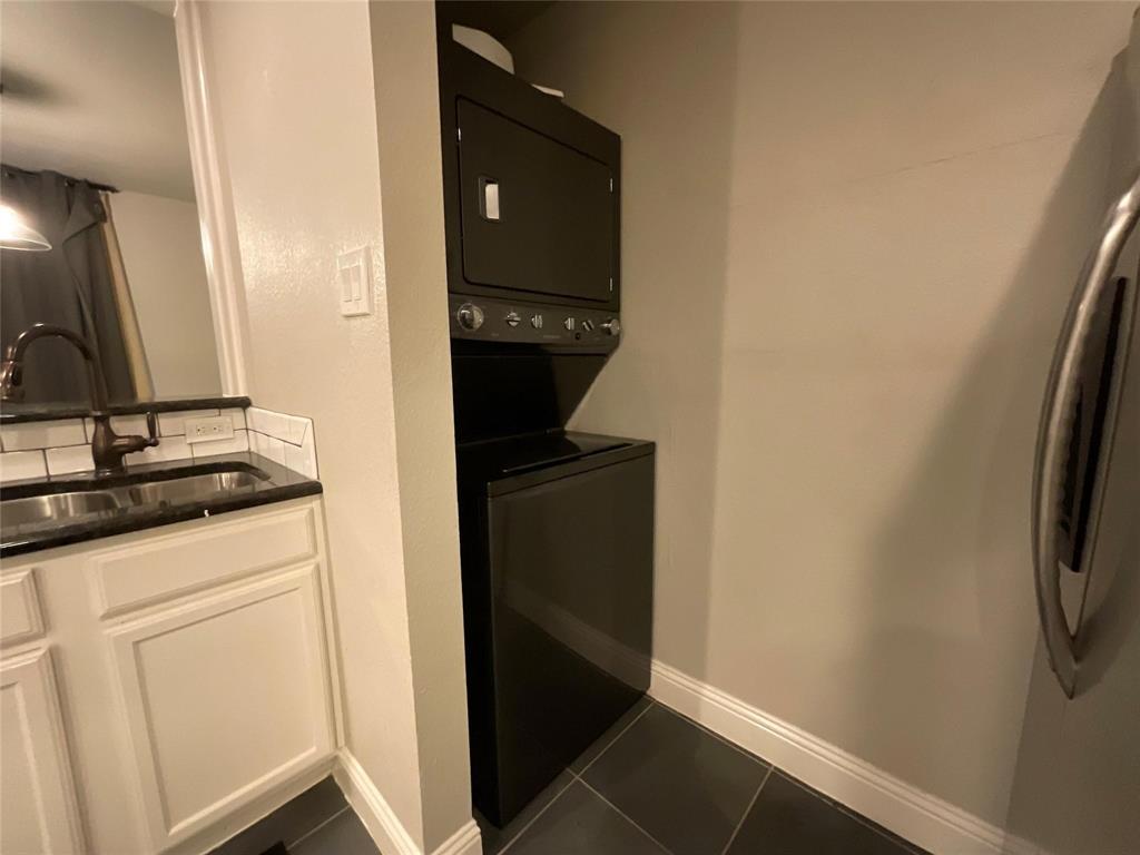 Wellington Place I Condos - Residential Lease