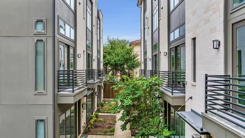 3200 Ross Avenue 40 Dallas TX 75204