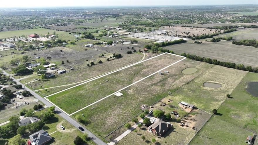 PRIME LOCATION! This 5-acre tract offers the perfect blend of rural charm and city convenience, located just about 25 miles from the DFW Metroplex. Surrounded by established homes yet still maintaining a peaceful, country feel, this property is ideal for a variety of uses. With no zoning and located in an unincorporated area, the possibilities are wide open bring your cattle, livestock, or explore opportunities for a homestead, business venture, or investment property. Enjoy being just minutes from Lake Ray Hubbard while still having easy access to Rockwall and downtown Dallas for shopping, dining, and entertainment. Major freeways are nearby. Whether you're looking to build your dream home or expand your portfolio, this versatile property is ready for your vision.