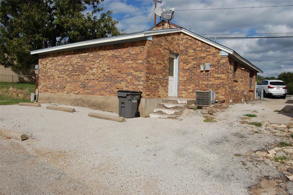 1714 State Highway 16 S