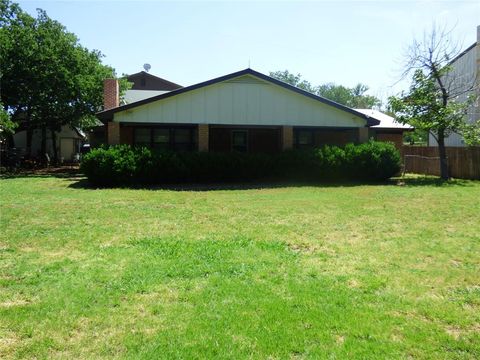 Single Family Residence in Eastland TX 215 County Road 564.jpg