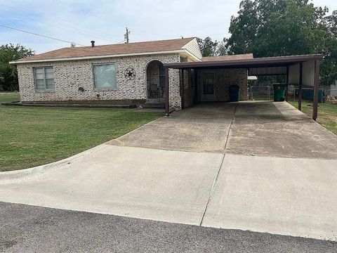 A home in Jacksboro