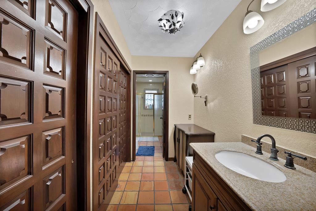 A-173 J CRUMP 25 acres - Residential