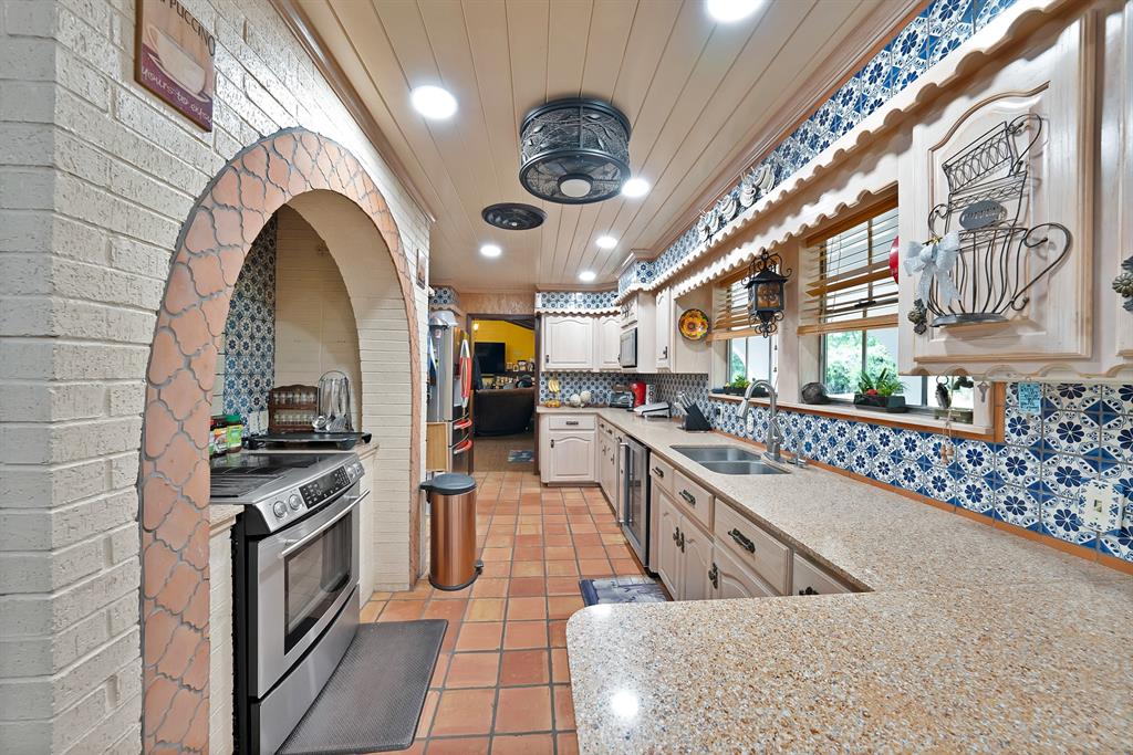 A-173 J CRUMP 25 acres - Residential