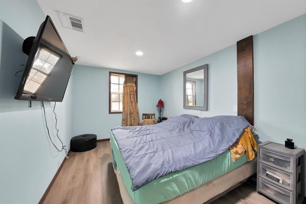 A-173 J CRUMP 25 acres - Residential