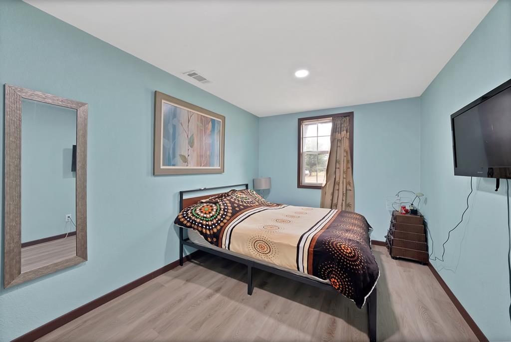 A-173 J CRUMP 25 acres - Residential