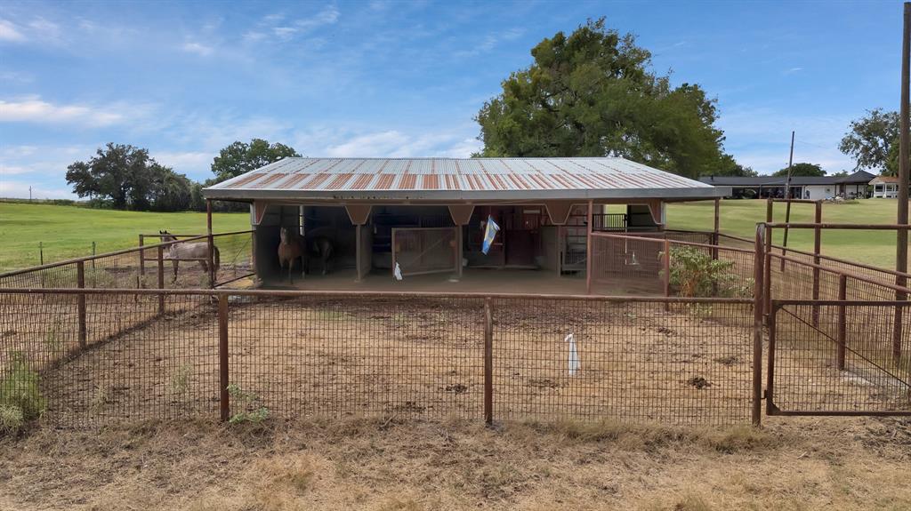 A-173 J CRUMP 25 acres - Residential