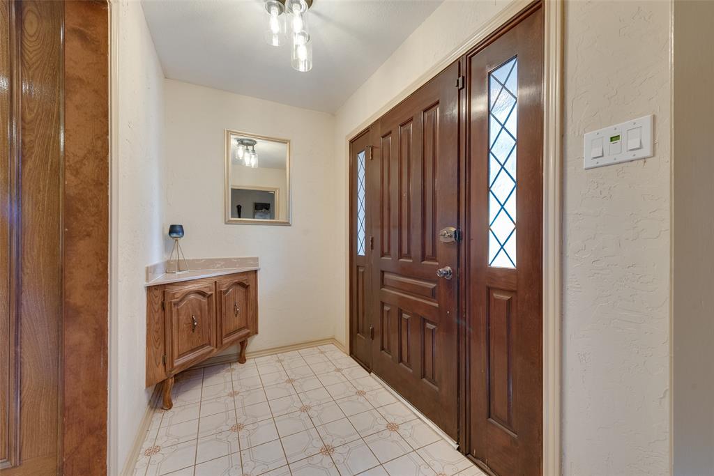 1335 Meadow Ridge
